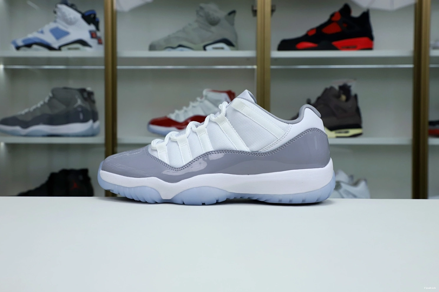 Low Retro Jordan Grey